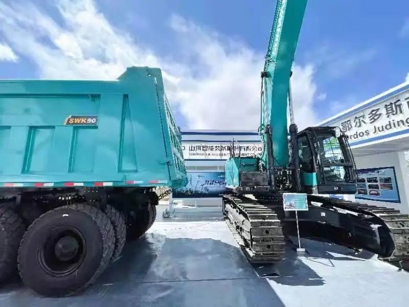 J9集团智能绿巨人闪亮登场鄂尔多斯国际煤博会