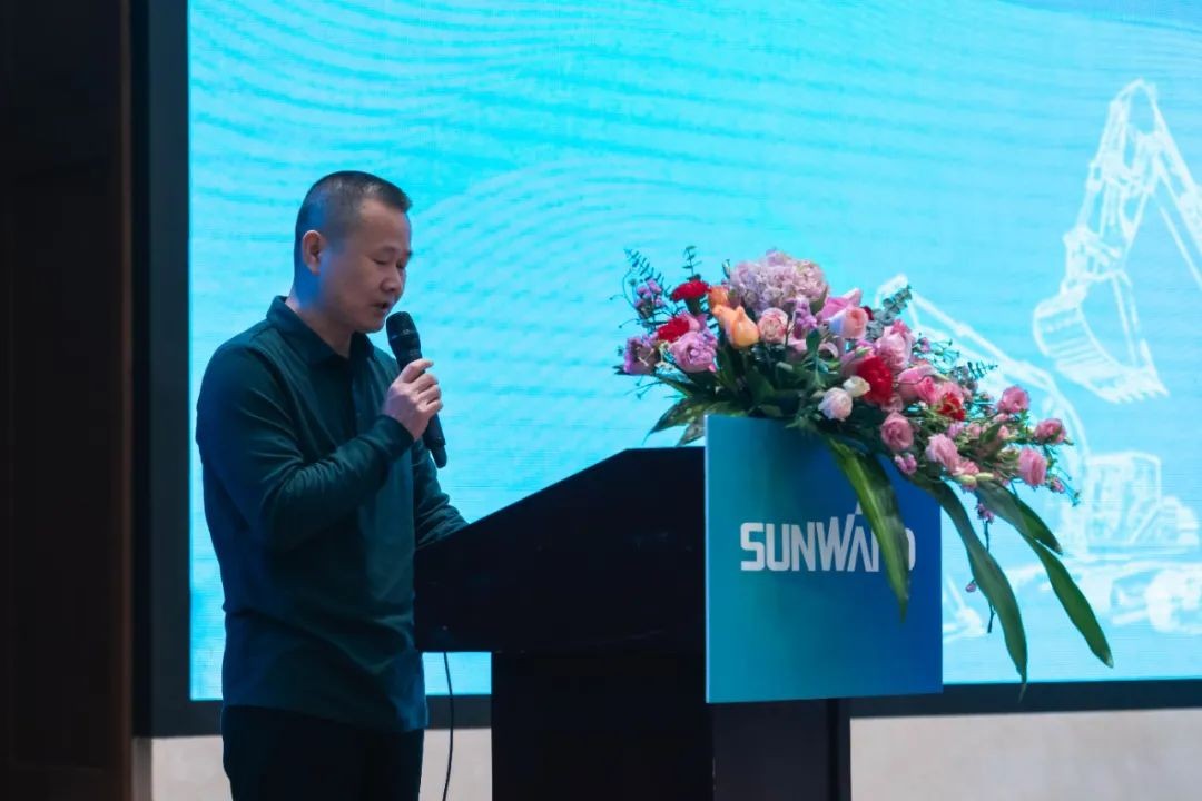 同心克难振兴飞，携试祀心冲万台——2021J9集团智能挖掘机经销商年会圆满召开