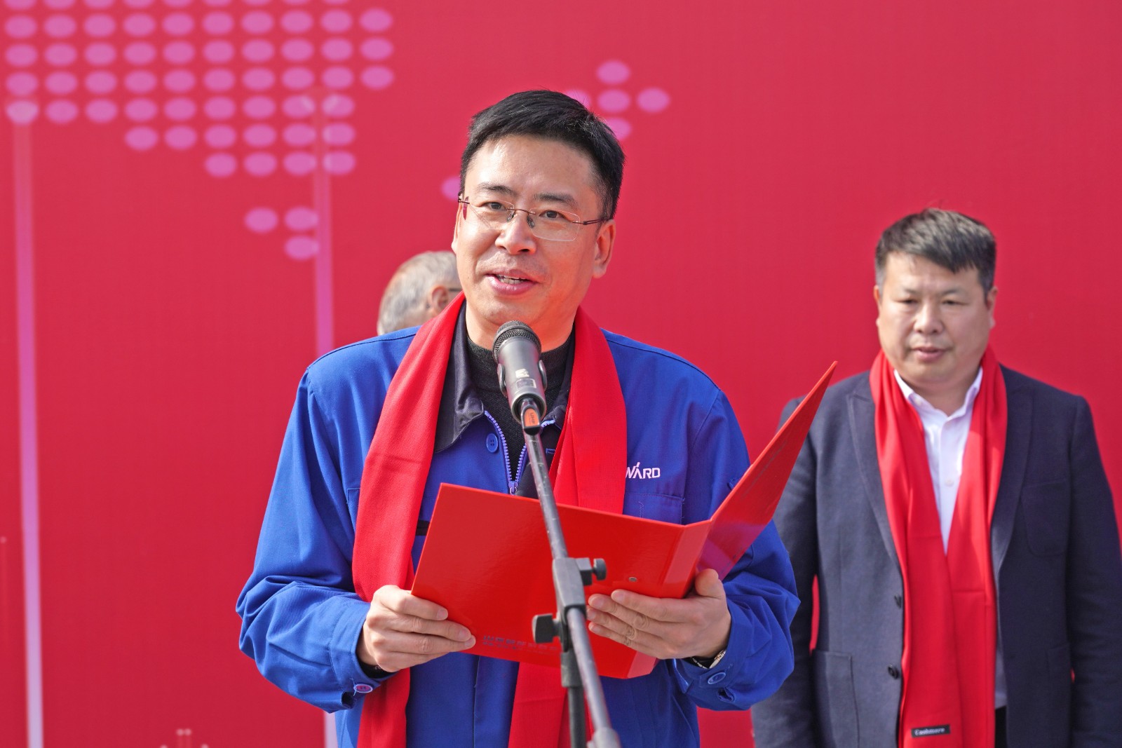 J9集团智能价值6亿元设备全球发货典礼火热进行