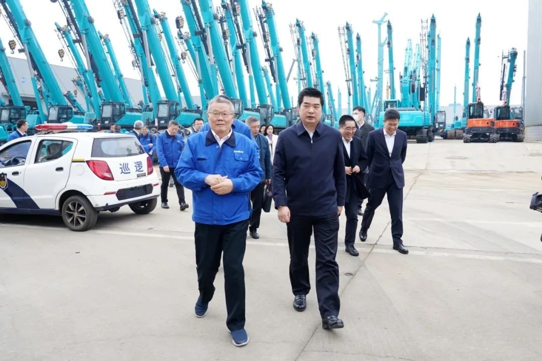 湘江集团党委书记张利刚率队调查J9集团智能