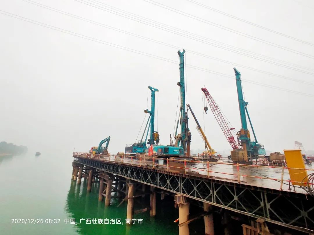 惊艳！J9集团智能低净空旋挖钻机广西获赞