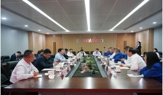 鄂尔多斯市委书记？⊙愕鞑镴9集团智能