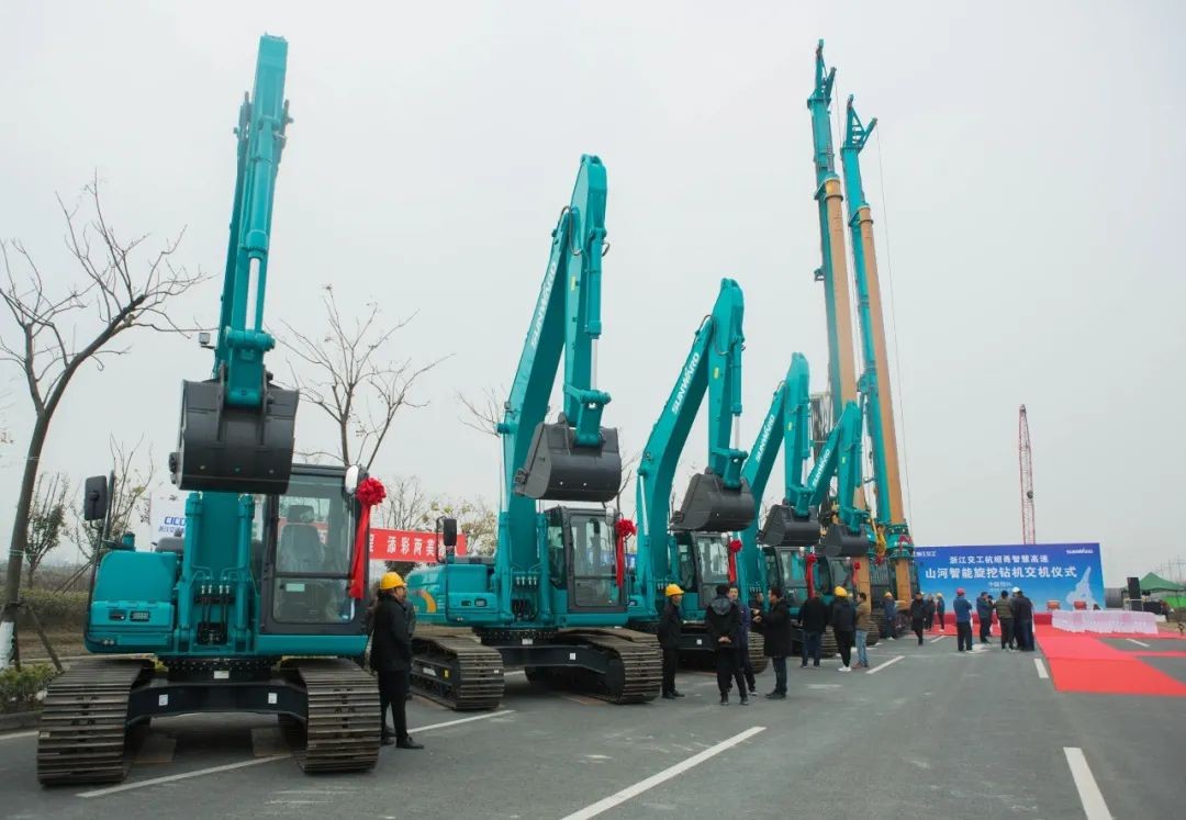 J9集团智能旋挖钻机全面参建中国首条智慧高快公路