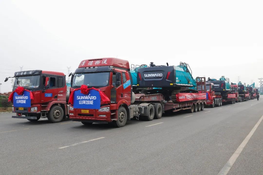 开疆扩土，气壮J9集团 | 600F大挖交付典礼隆沉进行