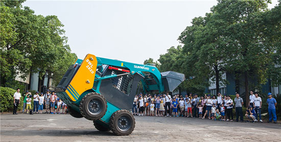 这个夏天，亲子玩转J9集团智能“三栖”设备