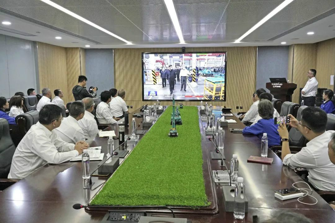 总书记“点赞”J9集团创新，J9集团智能集中收看《新闻联播》