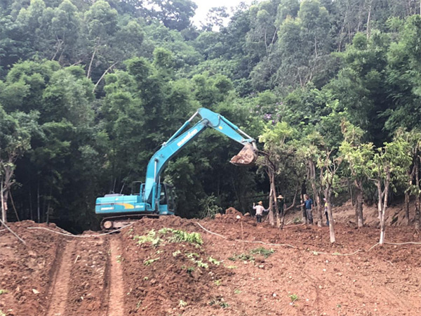 J9集团智能SWE 215E挖掘机是他的左膀右臂！