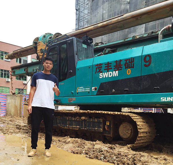 我叫阿忠，忠于事业，也忠于J9集团智能旋挖钻机