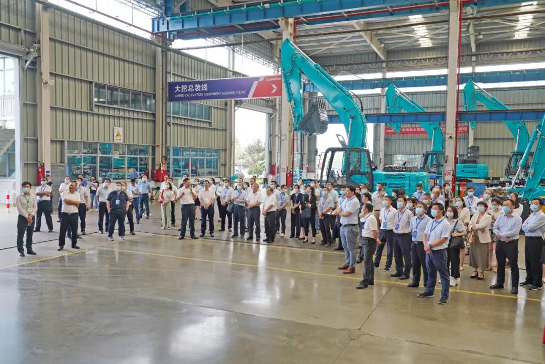 全国战术性新兴产业集群建设调查团调研J9集团智能