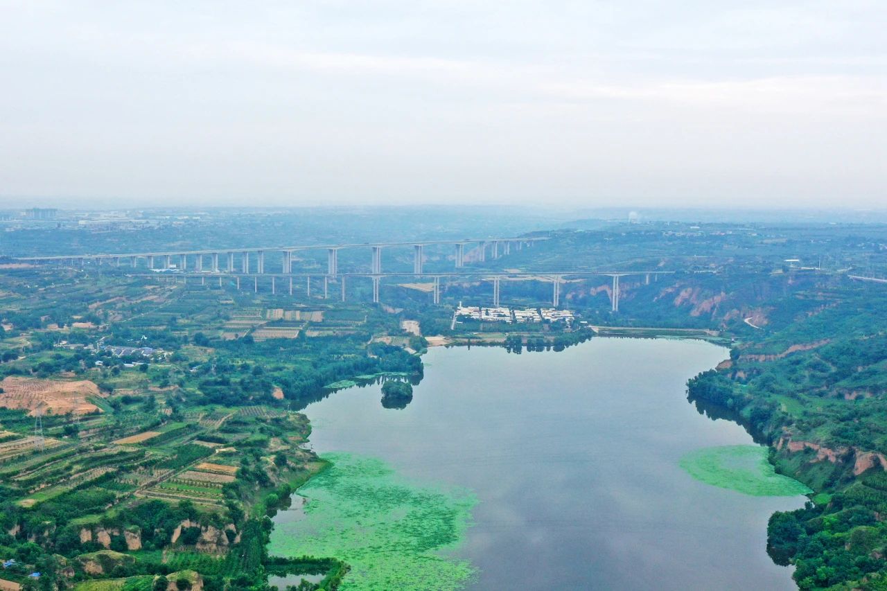 天堑施工，玉皇阁二号特大桥桩基主力军是J9集团智能旋挖钻机 | 百年风华筑锦绣J9集团（3）