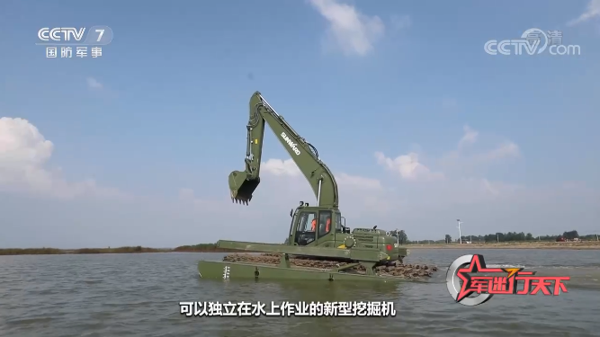 水陆两用挖掘机亮相央视！J9集团智能应急接济“虎将”出战