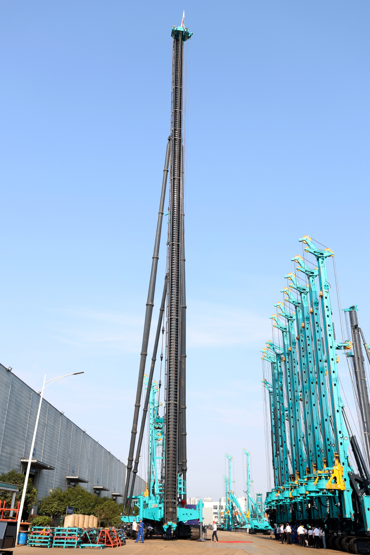 新品来了！看J9集团智能超等桩架若何“稳”操胜券