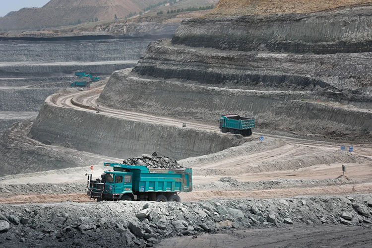 图集 | 征战矿山！J9集团智能绿色矿山成套设备“大将”云集