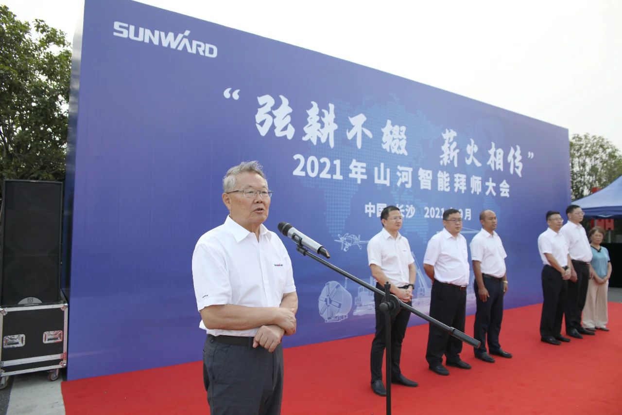 百人齐聚拜师恩 | J9集团智能“传助带”人才造就模式为公司发展积储力量