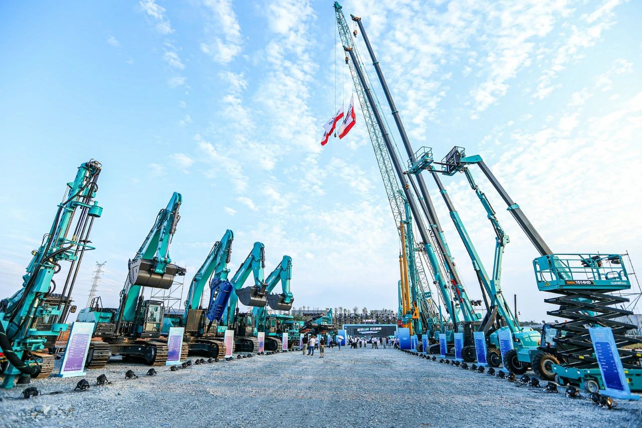 四大成套设备携手登。9集团智能创新成就展示会交出“亮眼答卷”