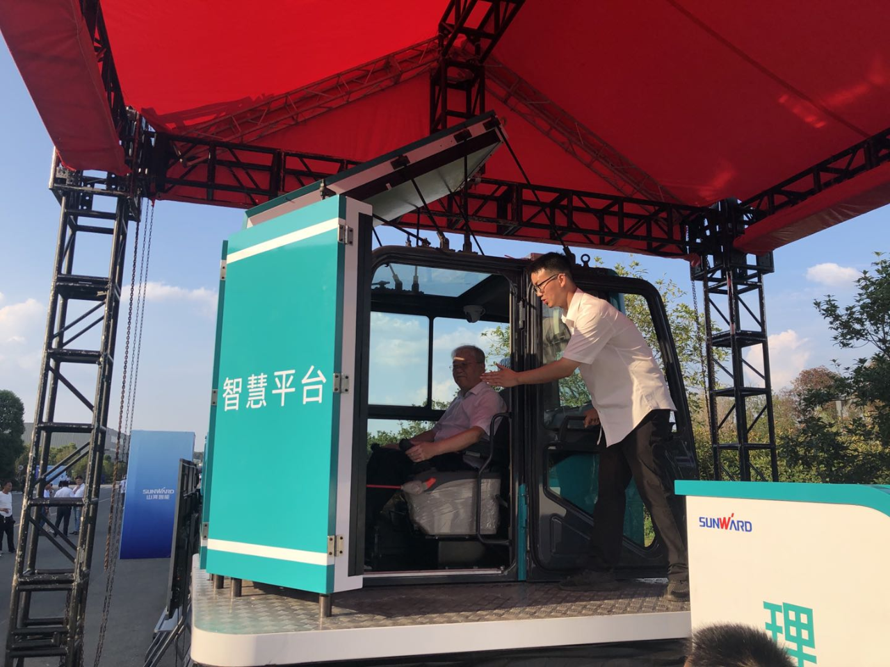 远程？+仿真培训！全球初创5G？胤抡媾嘌抵腔燮教ń艹隽料