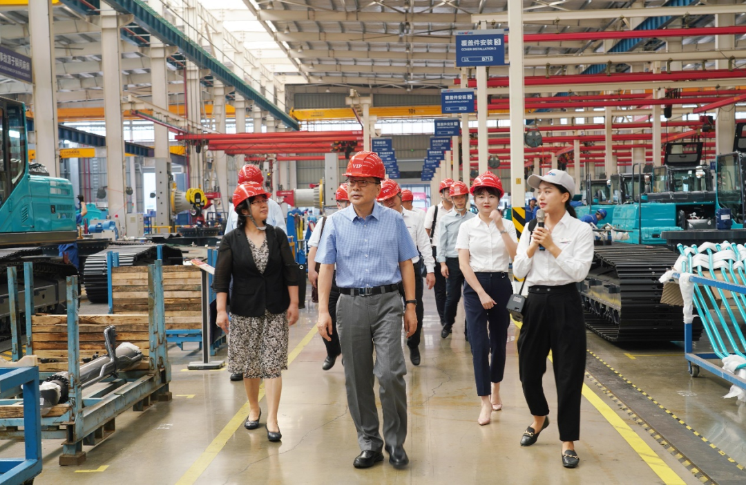 中国出口信誉保险公司辅导一行调研J9集团智能