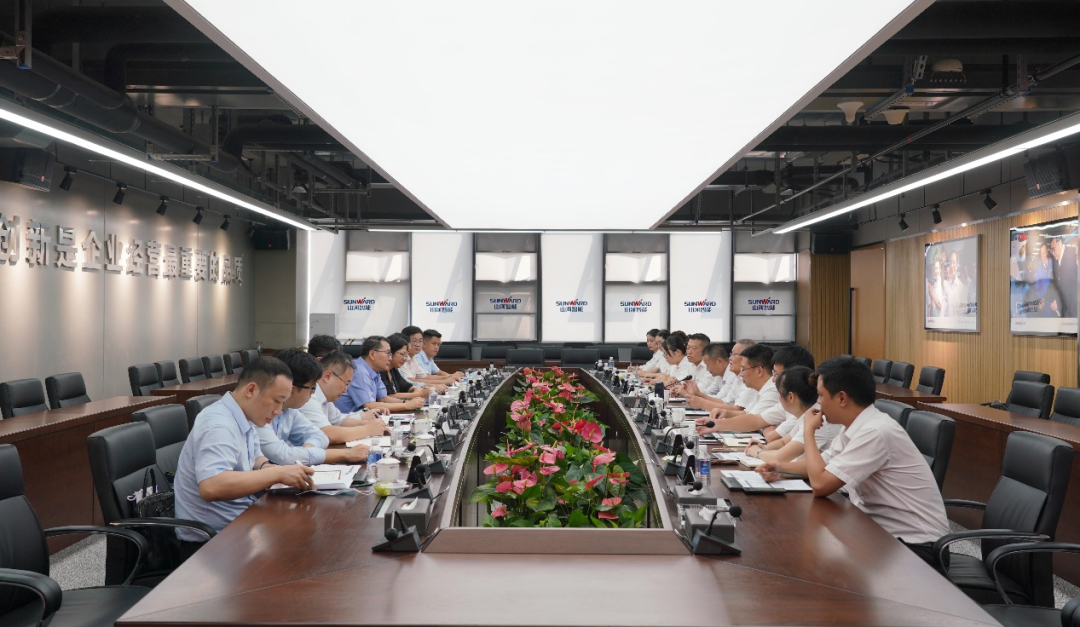 中国出口信誉保险公司辅导一行调研J9集团智能