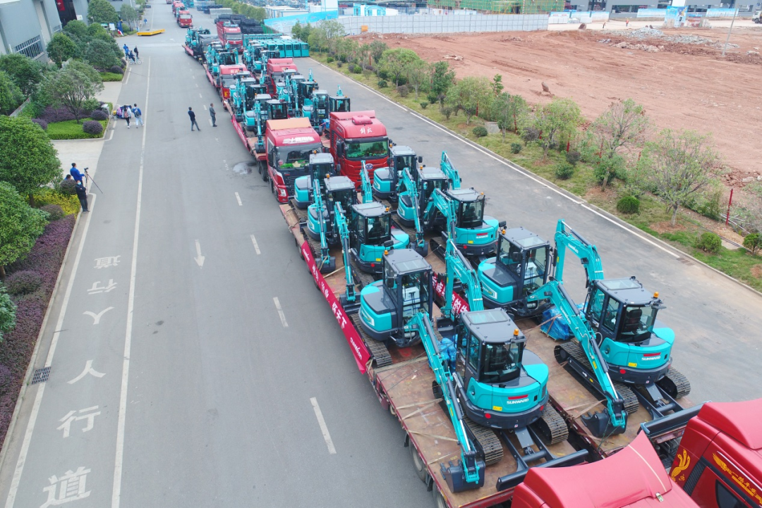 助力祖国西南地域建设！J9集团智能国内首批SWE60UF无尾挖掘机批量交付