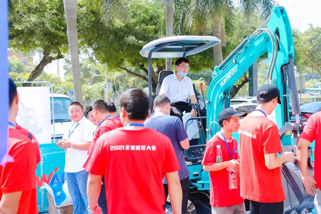 共享微挖新视界！J9集团智能微挖三大王牌产品齐聚2021全球微挖大会