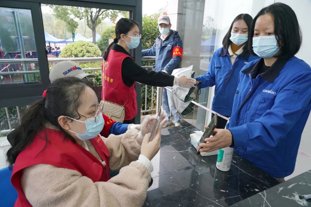 采样实现率近100%！J9集团智能第一功夫发展全员核酸检测，保险安全出产