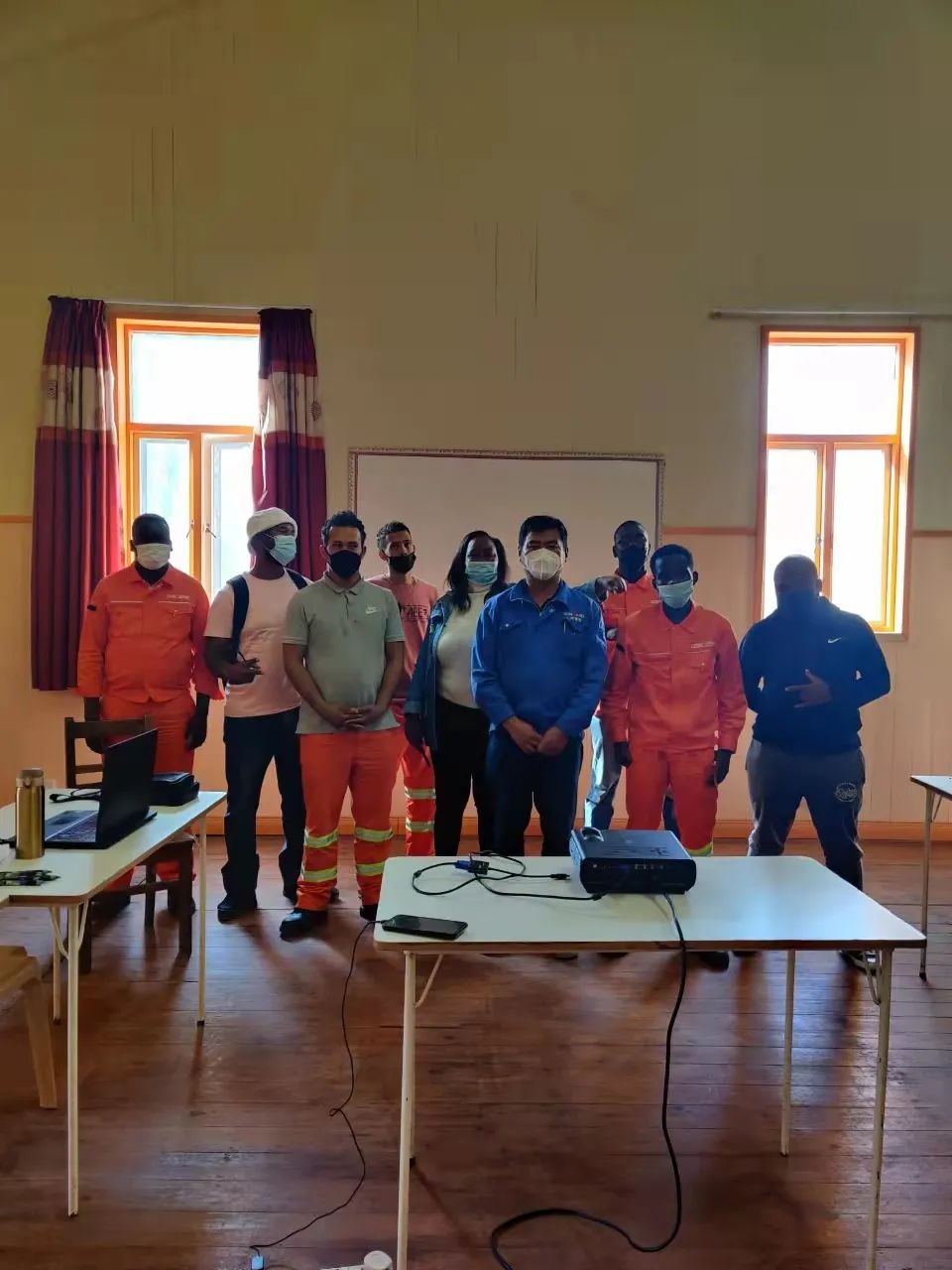 疫情当下，逆行非洲——J9集团智能凿岩设备团队海表服务纪实