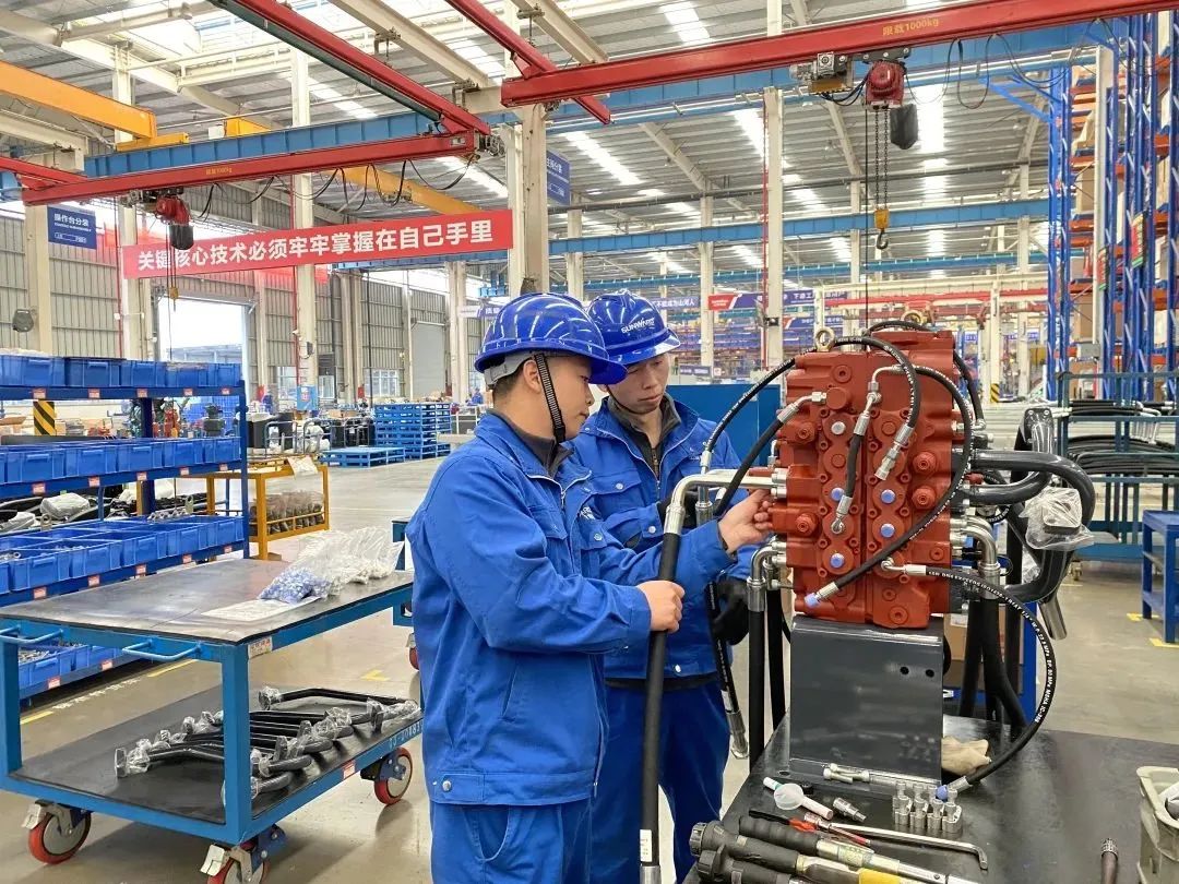 《湖南教育》：索求18年，J9集团智能找到校企合作共赢的答案