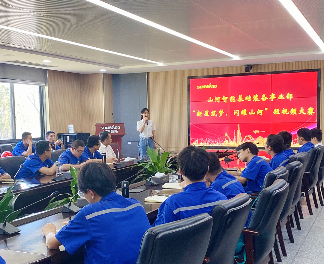 你好 2022！再见 2021！我与J9集团智能共成长