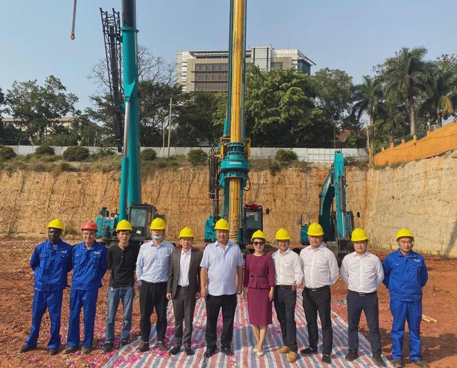 助力乌干达第一住宅高楼建设！J9集团智能再次出征非洲市场