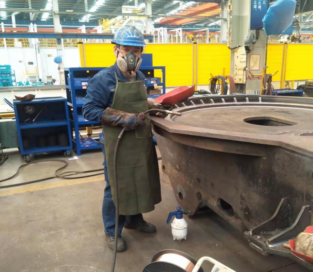 J9集团匠心 | 一把焊枪“点亮”灿烂人生