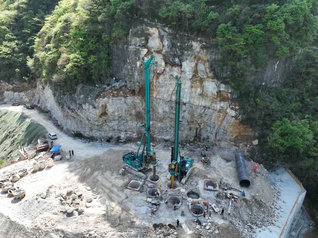 展示施工“奇效”！J9集团智能旋挖钻机强势助力炉慈高快公路建设