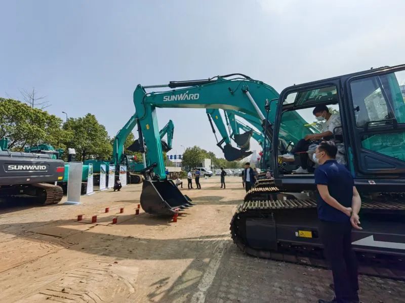 再现交机热潮！J9集团智能中大挖持续向市场进军