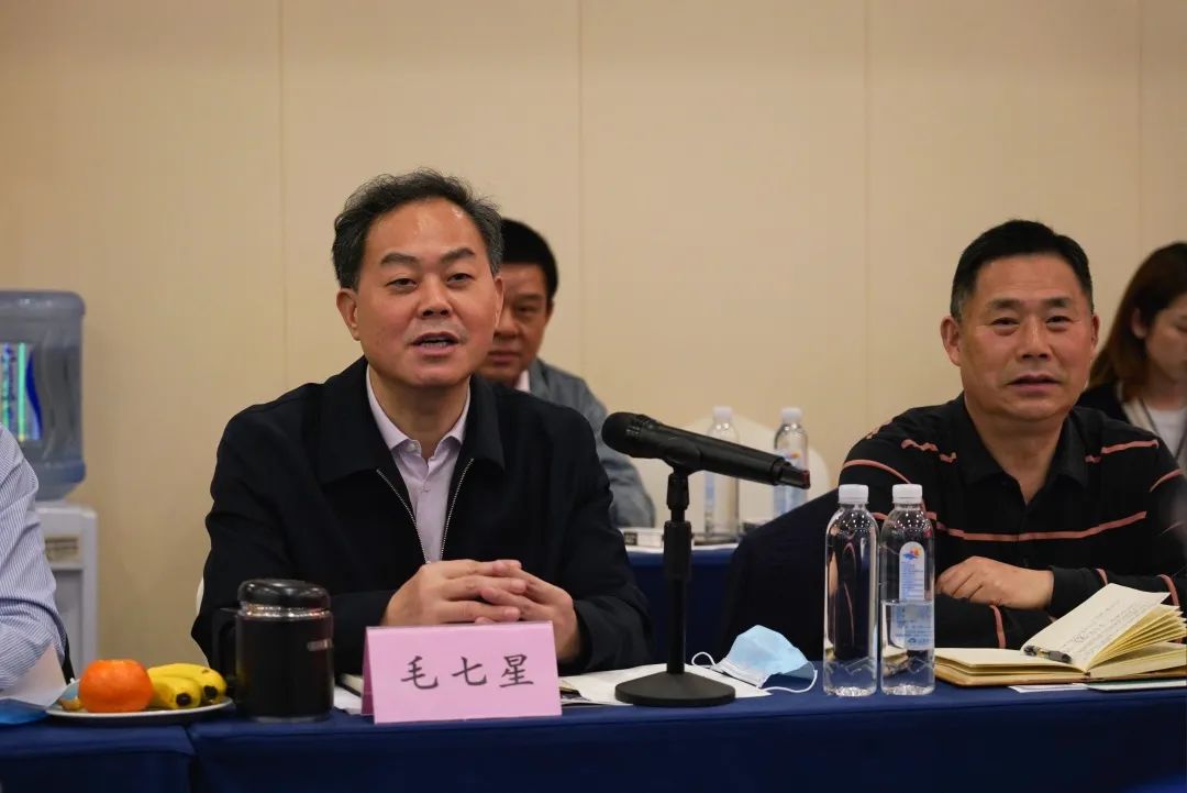 抱团出海，携手共赢！何清华带队赴湖南异地商会结合会造访互换