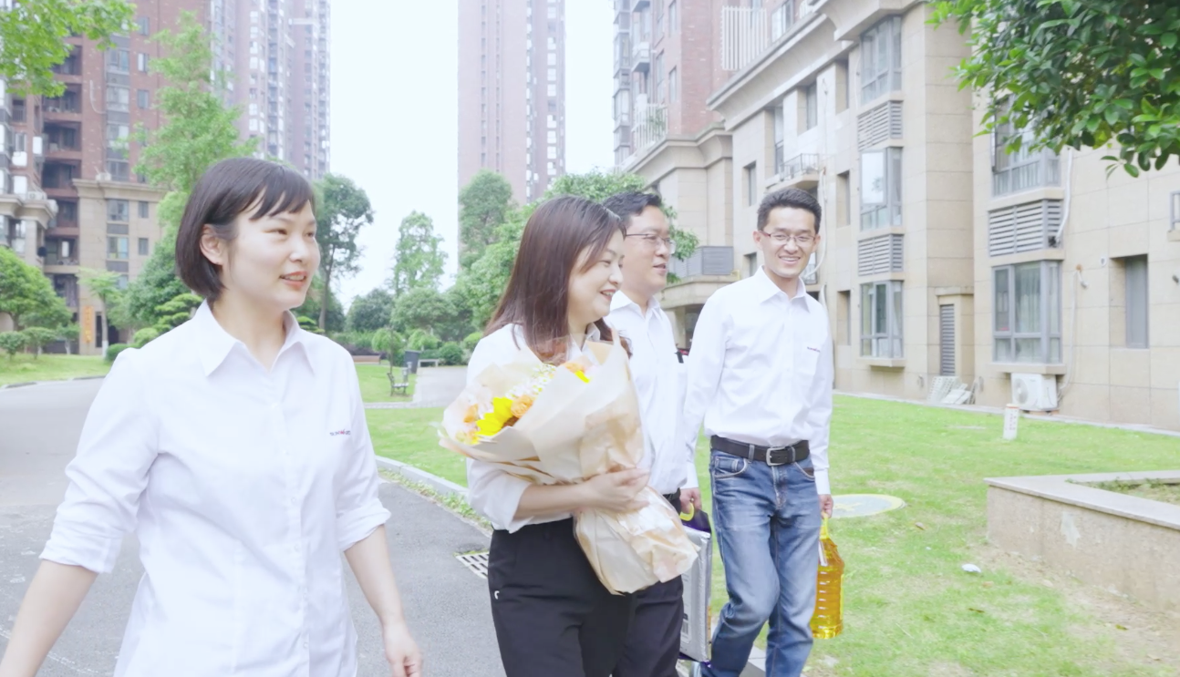 在母亲节，向你们身后的妈妈送去“J9集团家园”的温暖