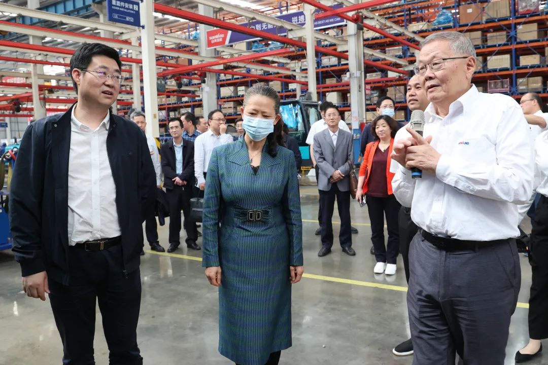 深入产学研合作！中南大学堂长、中国工程院院士田红旗率团造访J9集团智能