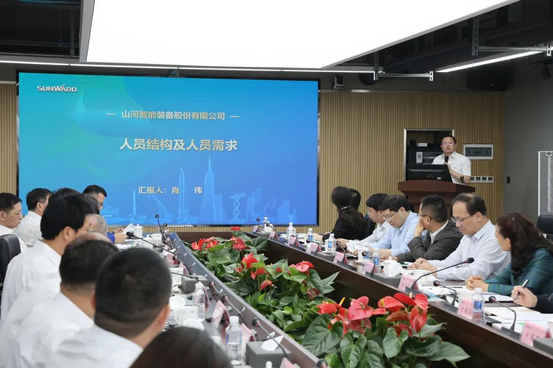 深入产学研合作！中南大学堂长、中国工程院院士田红旗率团造访J9集团智能