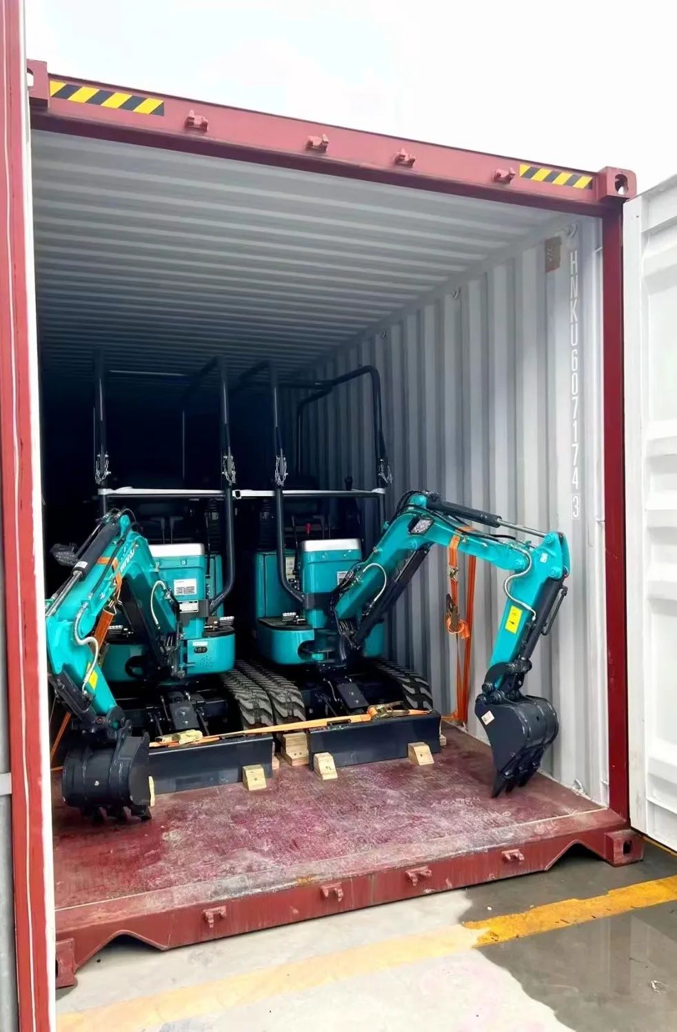 持续进军国际市。≈信钒嗔校ǔど常㎎9集团智能专列成功首发