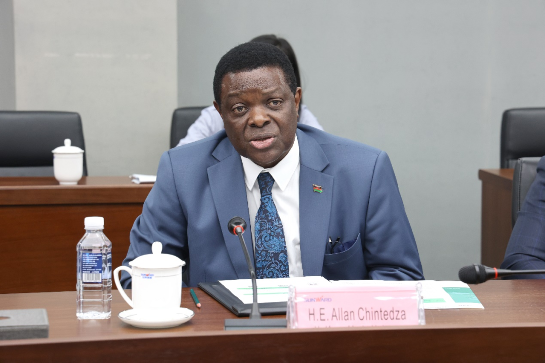 马拉维大使一行调查J9集团智能