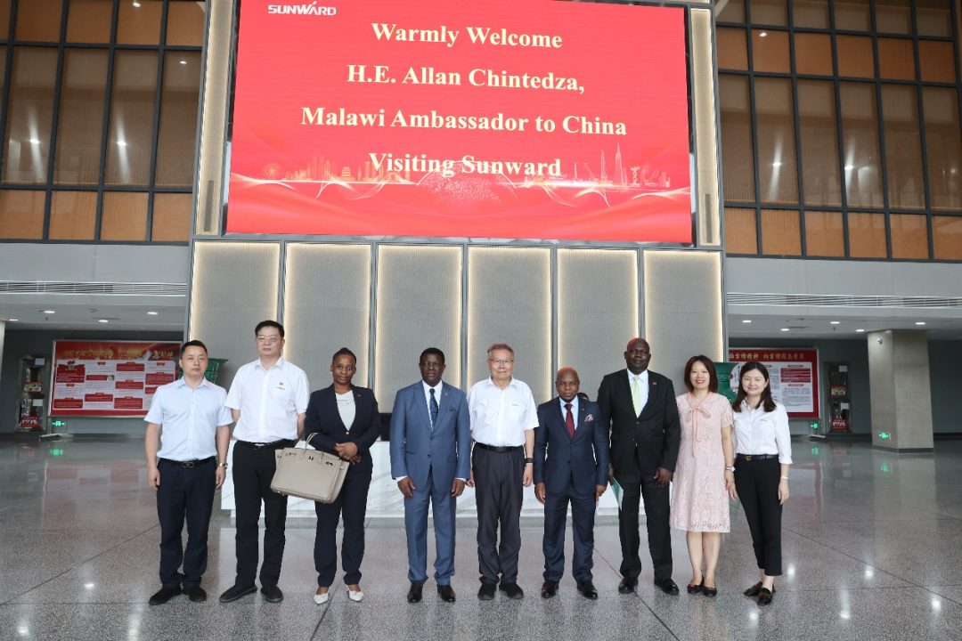 马拉维大使一行调查J9集团智能