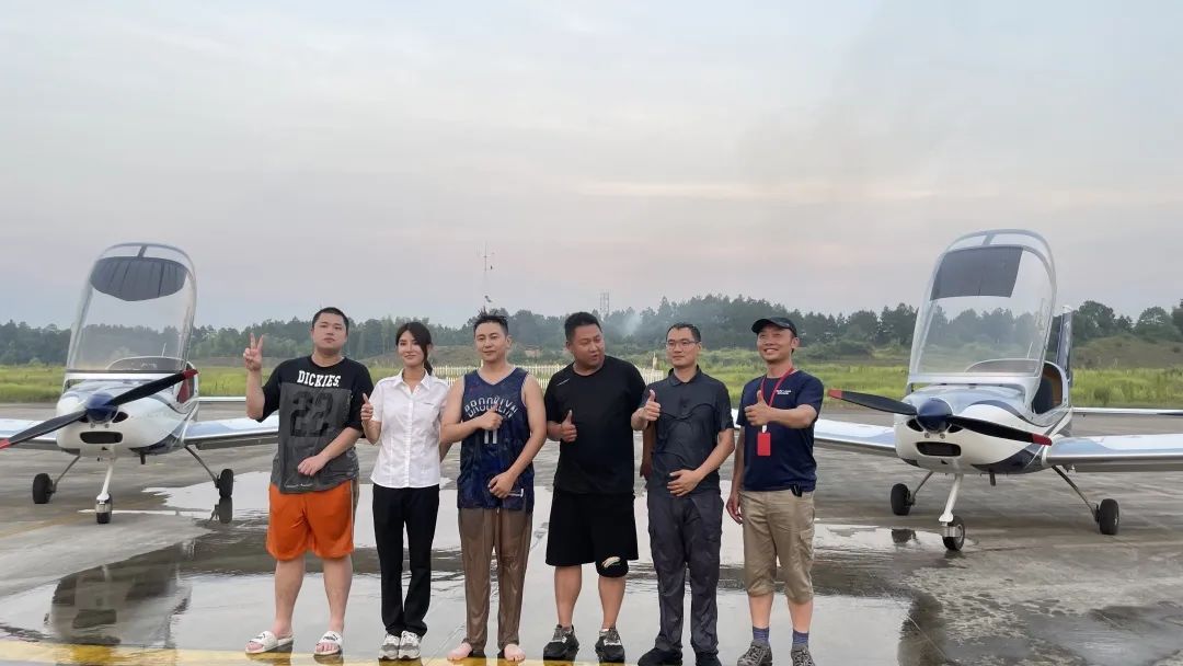 冲上云霄！湖南J9集团通航学员成功单飞