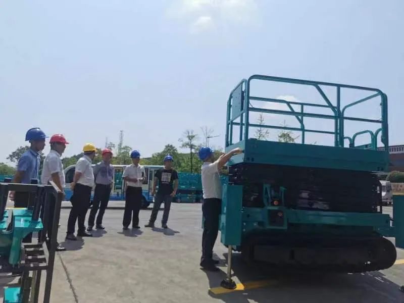 加快电动化产品布局，J9集团智能第一款履带剪叉式高空作业平台来了！