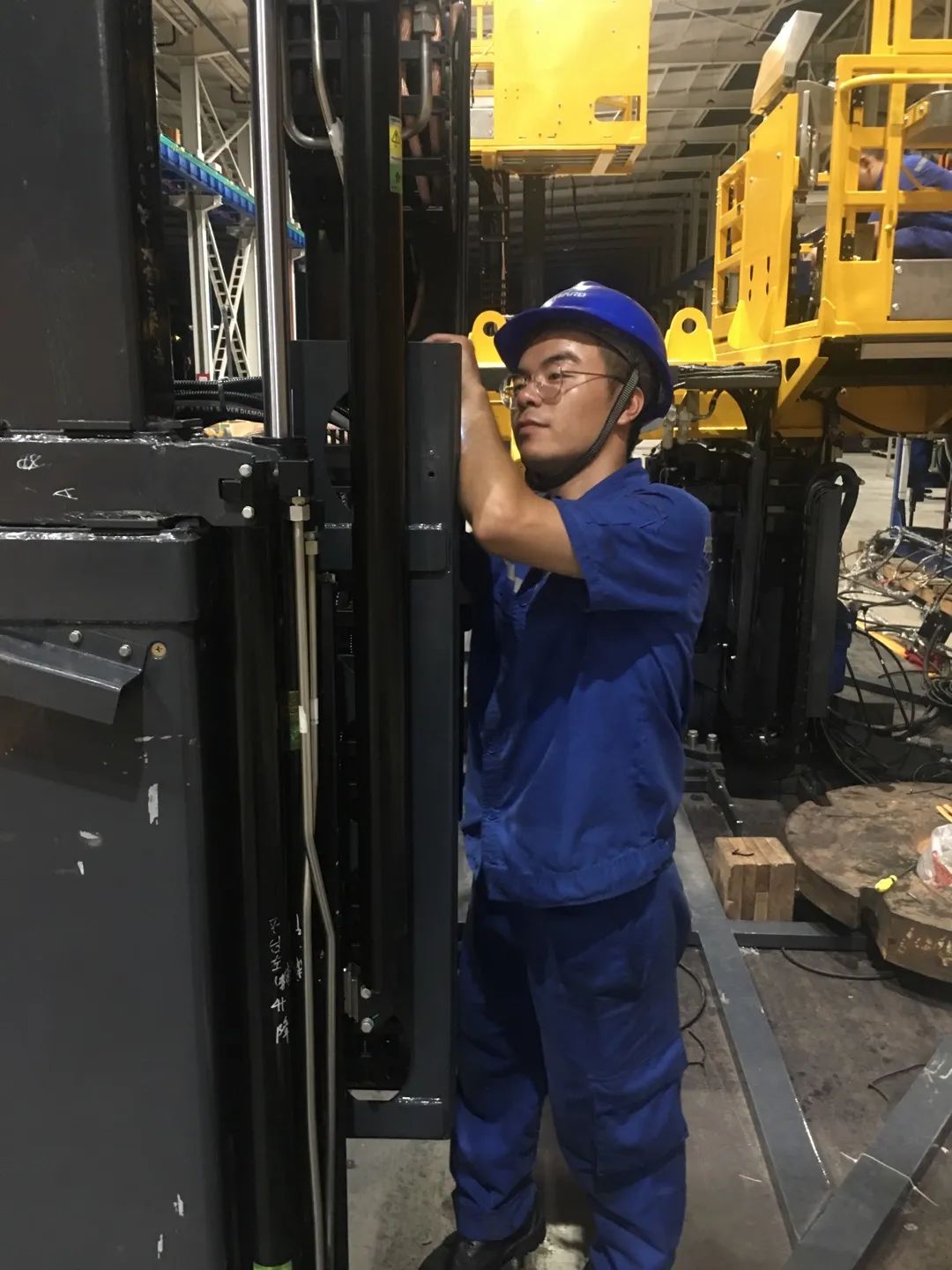 为铁路运输保驾护航！J9集团智能自主研造首套三平台作业装置成功交付