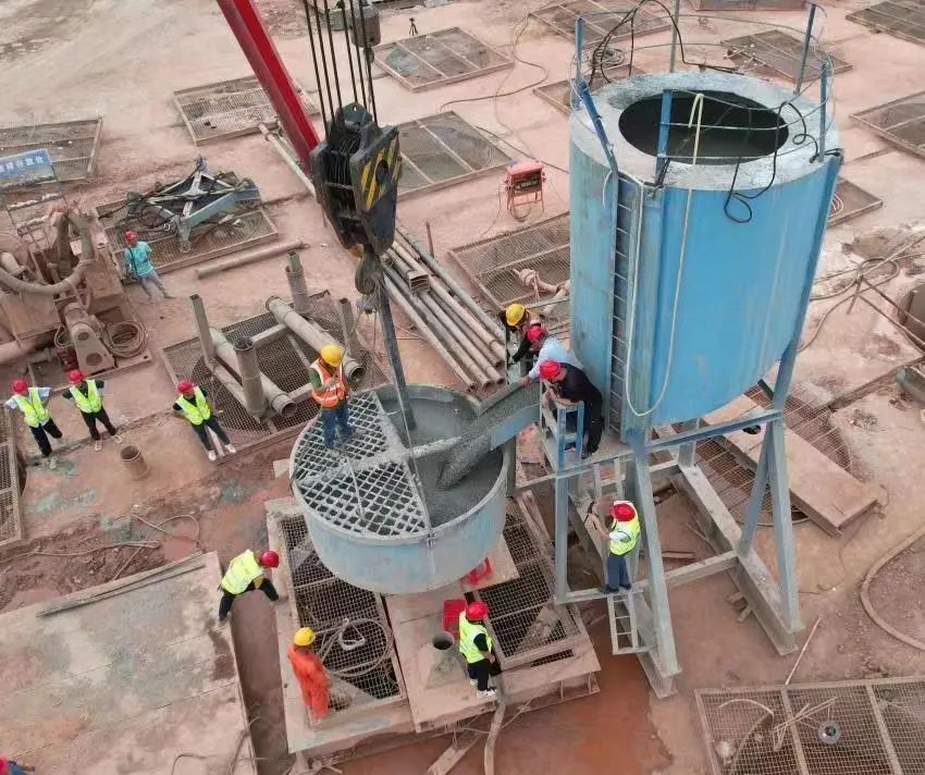 超等“桩”备实力亮剑！J9集团智能携手武汉告成建设攻克燕矶长江大桥复杂地层施工难题