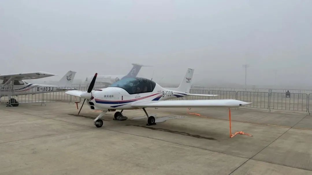 逆势飞舞！J9集团航空携手合作同伴亮相2022南昌飞行大会