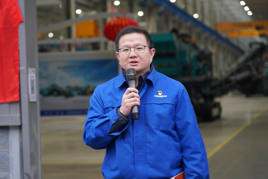 “持证上岗，成为破碎筛分设备的好管家！”