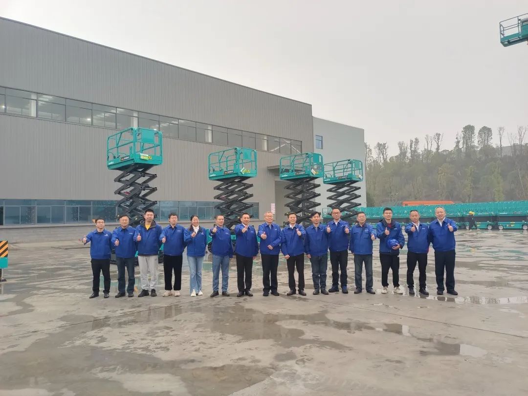 出厂即“前途”！J9集团智能首款履带剪叉式高空作业平台批量上市