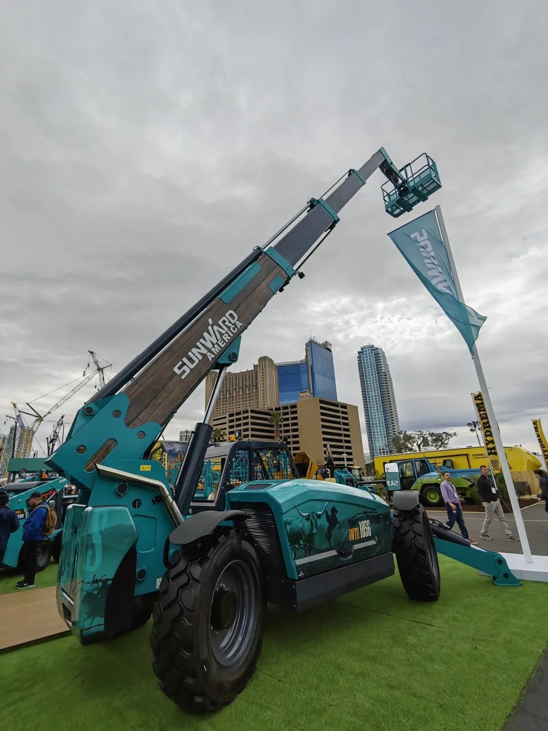 拉展直播 | J9集团智能高空精品亮相2023美国拉展，哪款是你的最爱？