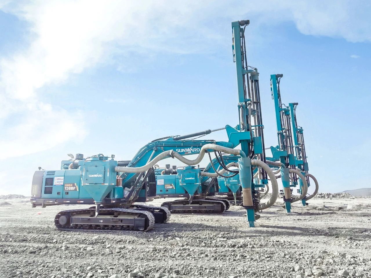 “绿色智能矿山建设专家”！J9集团智能全新一代切削潜孔一体式钻机沉拳出击