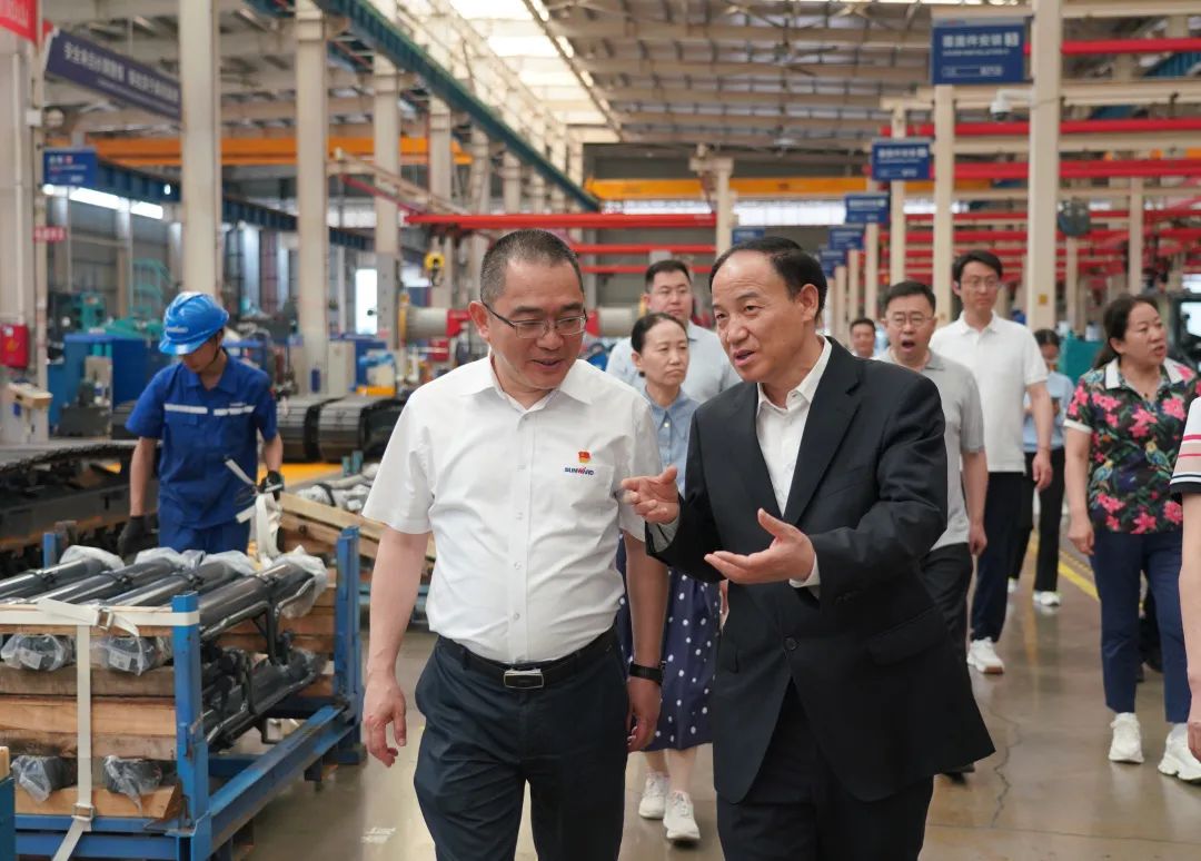 太原市政协主席操学诚调研J9集团智能