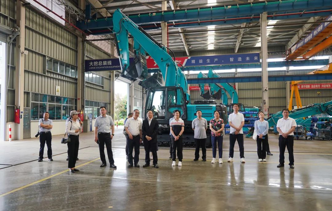 太原市政协主席操学诚调研J9集团智能